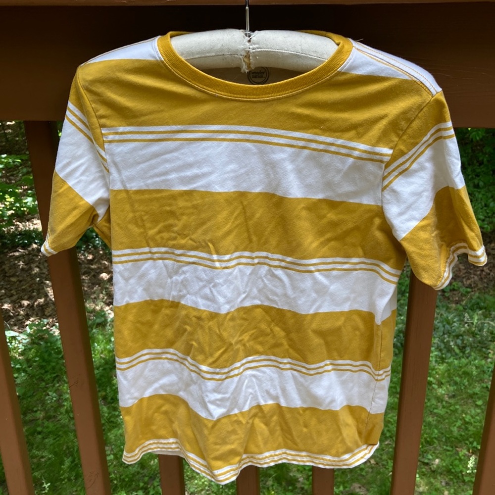 Wonder Nation yellow and white top
